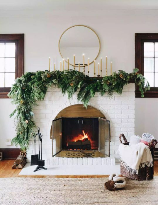 Christmas Mantel Decor Ideas: Greenery Swag and Candles