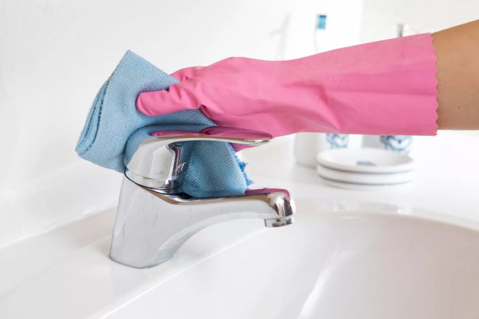 cleaning-sanitizing-disinfecting-differences-GettyImages-1223631260