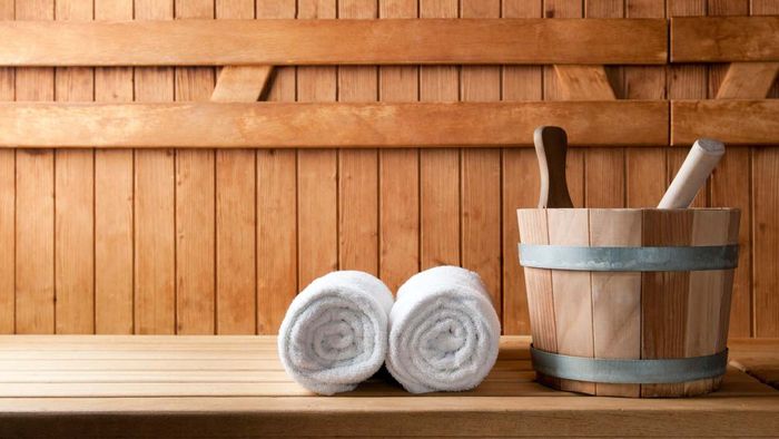 Don’t: Manspread in the sauna