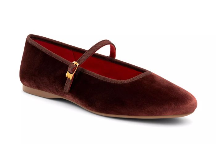 The Birdies Hummingbird Mary Janes are a perfect fusion of comfort and elegance, suitable for every occasion, whether casual or fancy.