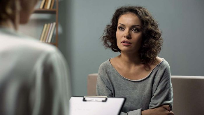 When you seek help for your mental health, you may find yourself confused by the terms 'psychiatrist' and 'psychologist.' What’s the difference between the two, and which one should you see? Let’s break it down.