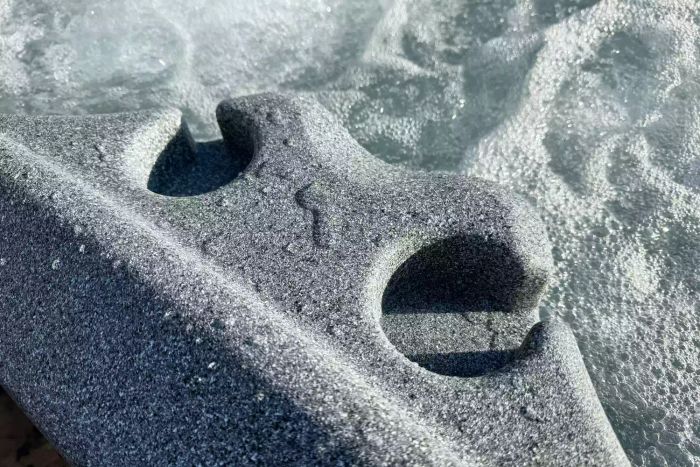 Cupholders included in the Aquarest Spas, Powered By Jacuzzi® Pumps Premium AR300 2-Person 20-Jet Oval Plug & Play Hot Tub with Ozonator