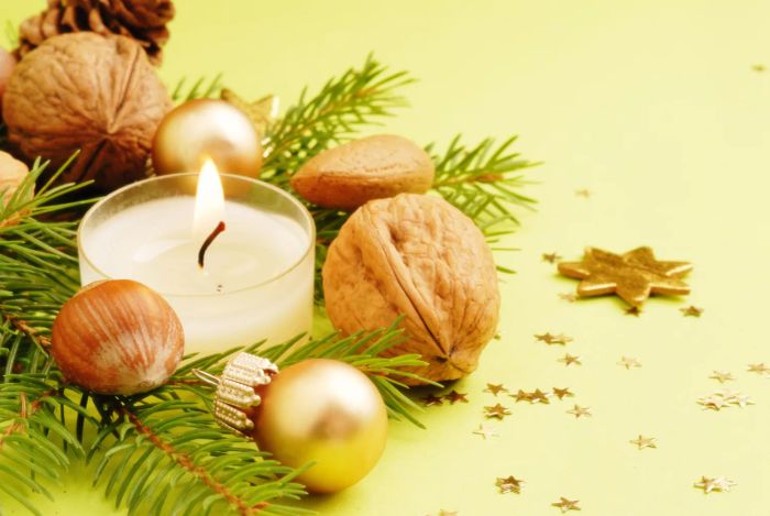 walnuts-candles-xmas-decor-GettyImages-176061995