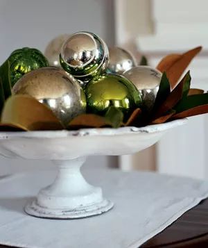 Christmas decor inspiration - Antique bauble ornaments arranged on a cake stand platter