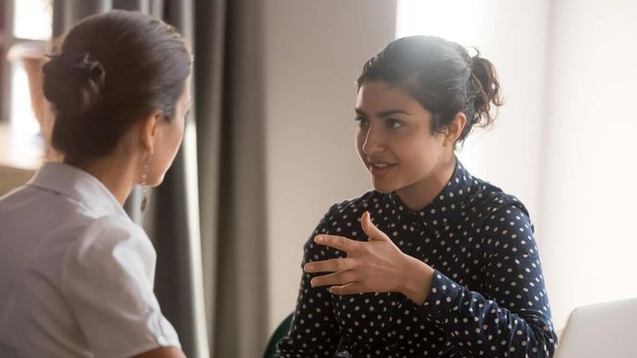 How to Establish Boundaries With a Friend Who Relies on You Like Their Therapist