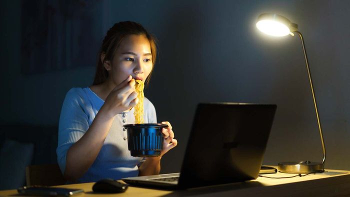How Late Is Too Late to Eat?