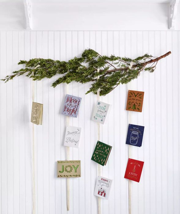 Christmas decoration idea - Transform Greetings into a Gallery Display