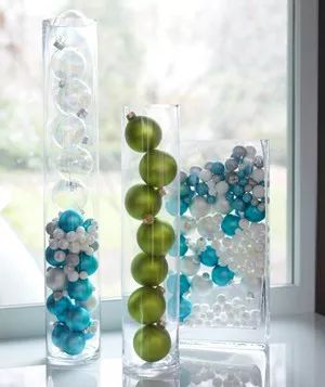 Christmas decoration ideas - Glass ball Christmas ornaments in vase