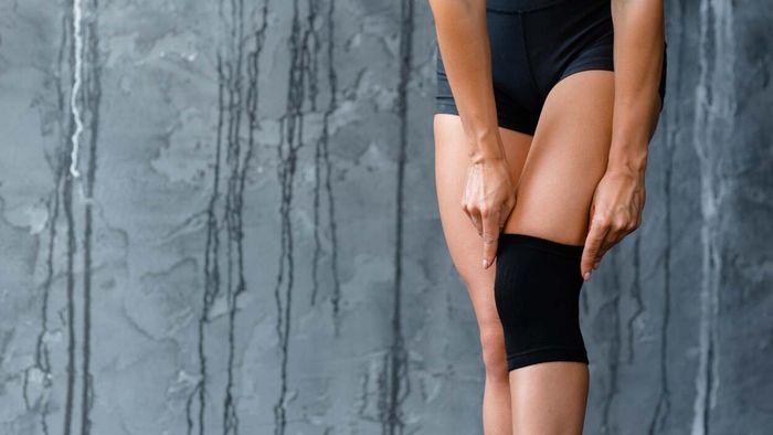 Knee sleeves are one of those accessories you might not think you need until you try them. They don’t directly prevent injuries or add extra weight to your squat, but they can make your knees feel much more comfortable during your lifts.