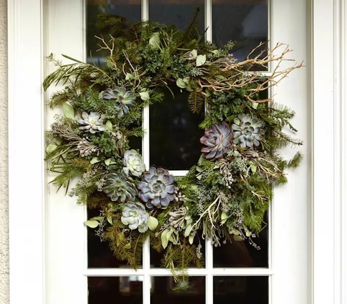 Christmas decorating ideas, Wreath adorned with evergreen and succulents