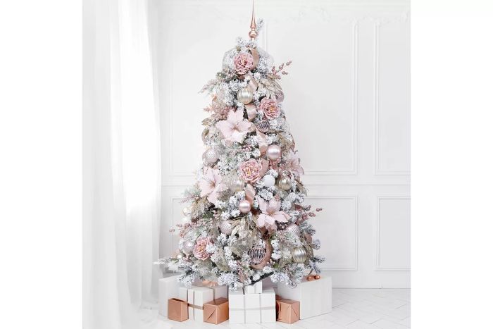 Pre-lit artificial Christmas tree