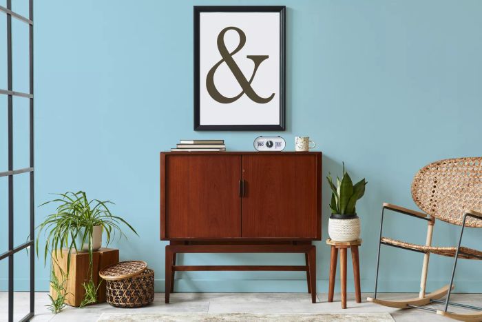 poorly chosen wall decor