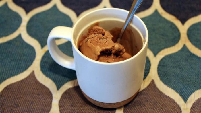 The Case for Eating Ice Cream From a Mug
