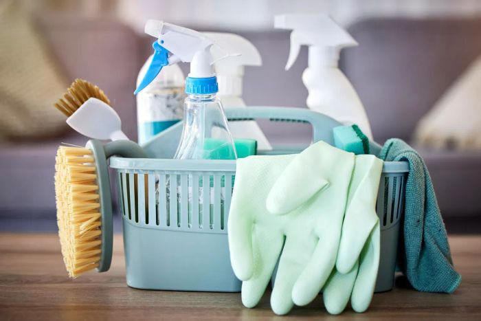 cleaning-products-professional-cleaners-prefer-Mytour-GettyImages-1469991492