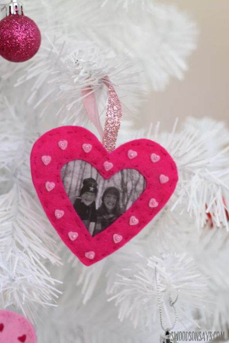 DIY Felt Heart Photo Ornament Project