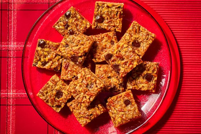 These Pecan Chocolate Toffee Bars bring together the best of chocolate, caramel, and nuts, making them a delicious treat for gatherings or as an everyday indulgence.