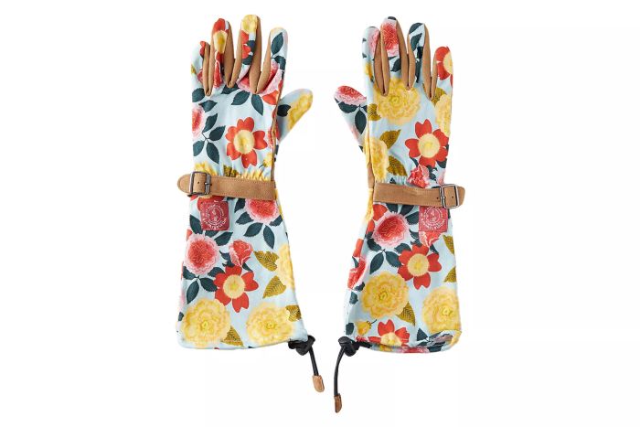 Terrain Heirloom Garden Arm Saver Gloves provide the perfect blend of durability and style for any gardener.