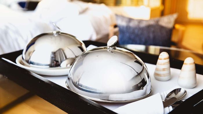 How to Earn $200 in Room Service During Your 4/20 Getaway