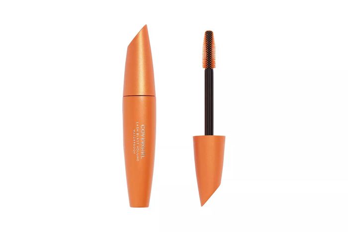 covergirl-lashblast-volume-waterproof-mascara is designed to give your lashes a voluminous, waterproof finish.
