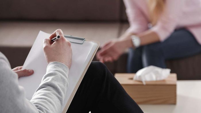What to Expect at Your First Therapy Session (and How to Get Ready for It)
