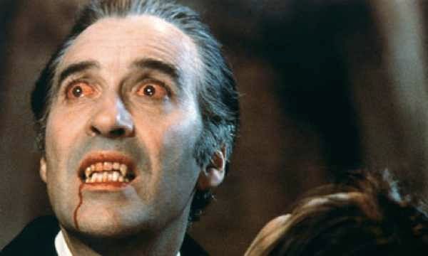 Christopher-Lee-Dracula-007