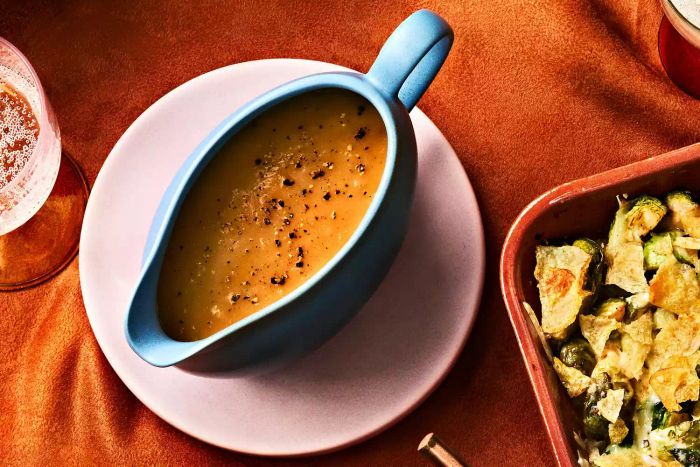 Simple Shallot Gravy You Can Prepare in Advance