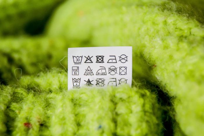 label with laundry symbols