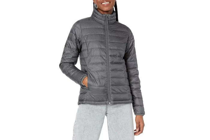 Amazon Essentials Women's Lightweight Long-Sleeve Water-Resistant Packable Puffer Jacket
