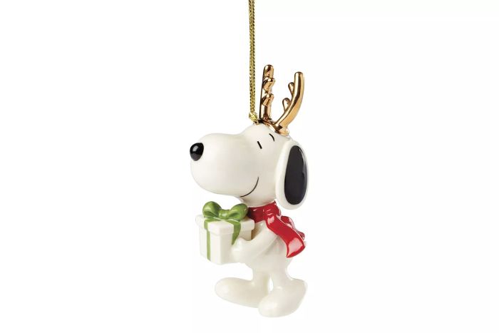 Lenox 895787 Snoopy with Gift Ornament