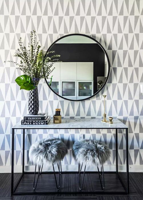 entryway table decor