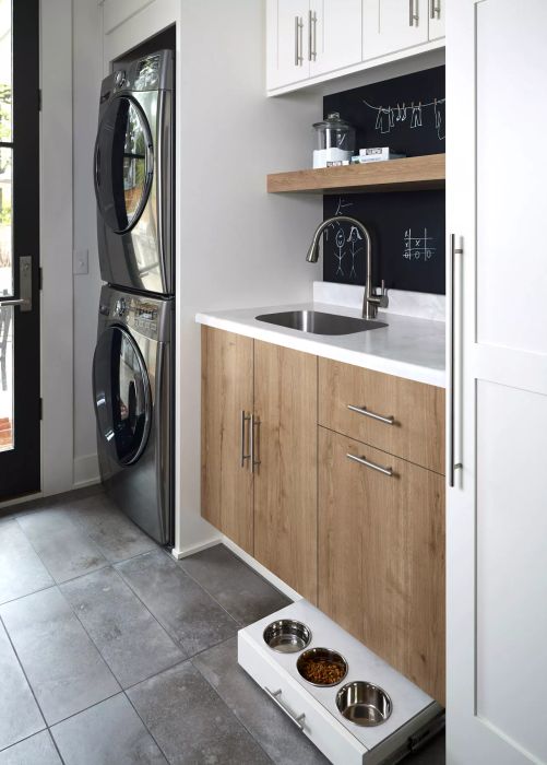 Entryway ideas - Call it utilitarian-chic