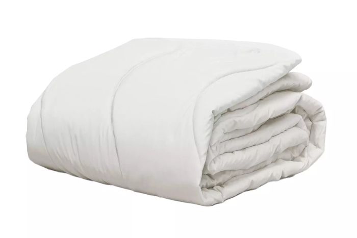 Saatva Lightweight Down Alternative Comforter