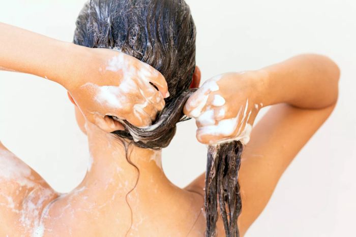 is-it-harmful-to-wash-your-hair-daily-Mytour-GettyImages-1336817086