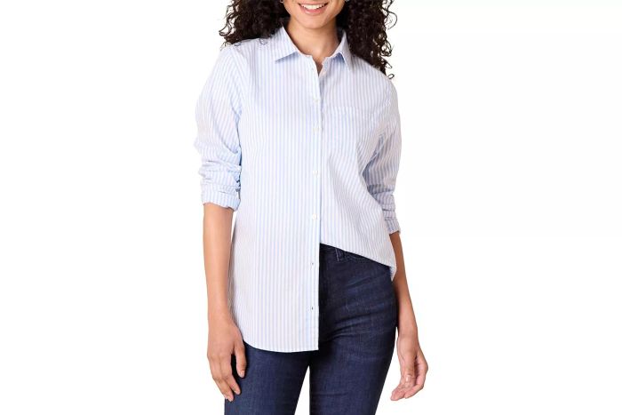 Amazon Essentials Women's Classic-Fit Button-Down Shirt