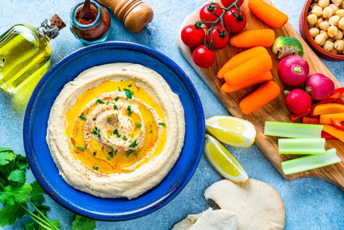 vegetables with hummus