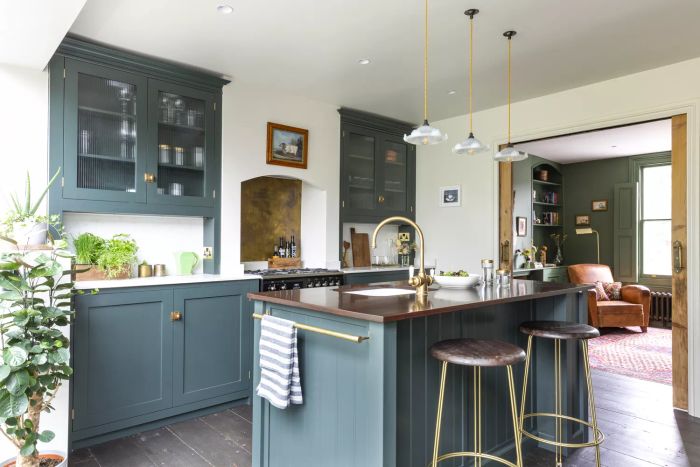 blue-themed kitchen design