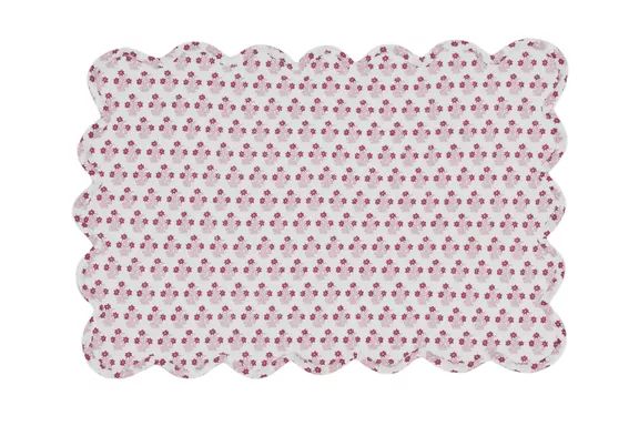 Hawkins New York Abigail Scalloped Quilted Placemat