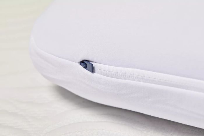 Close-up of the corner of the Casper Foam Pillow featuring Snow Technology.