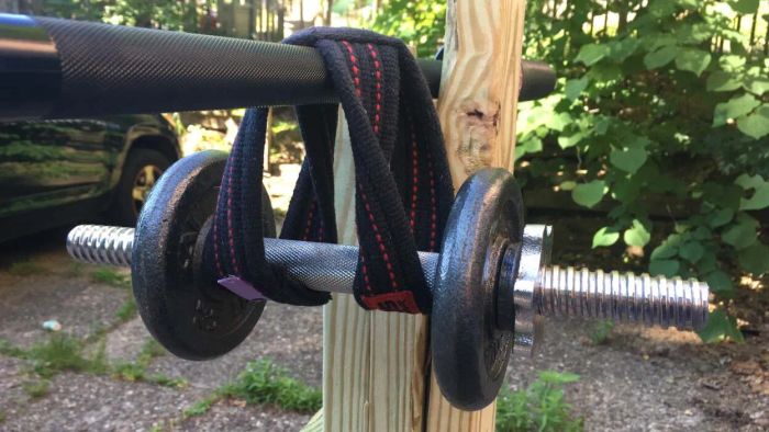Securely Hanging Dumbbells from a Barbell: A Step-by-Step Guide