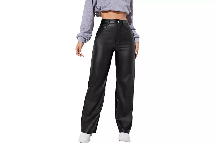 MakeMeChic Women's High-Waisted Straight-Leg Jeans with Pockets