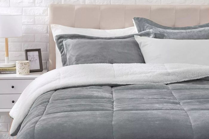 Amazon Basics Ultra-Soft Micromink Sherpa Comforter 3-Piece Bedding Set, Solid, King, Charcoal