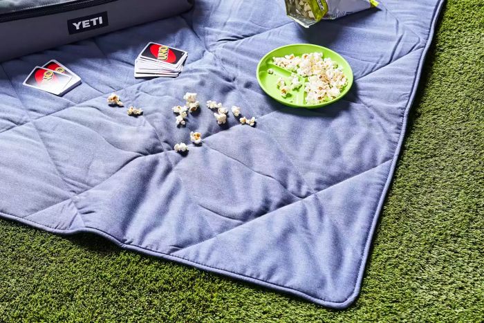 Yeti Lowlands Blanket