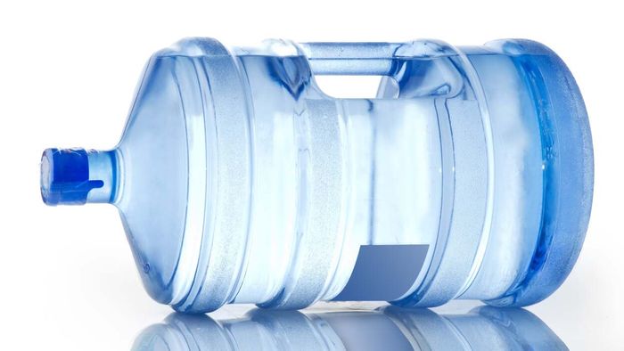 Water jugs can be an effective and creative way to substitute for standard weights.