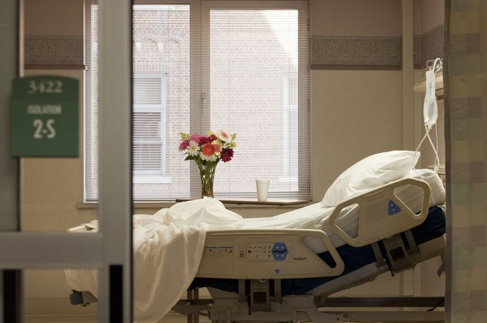 an empty hospital room