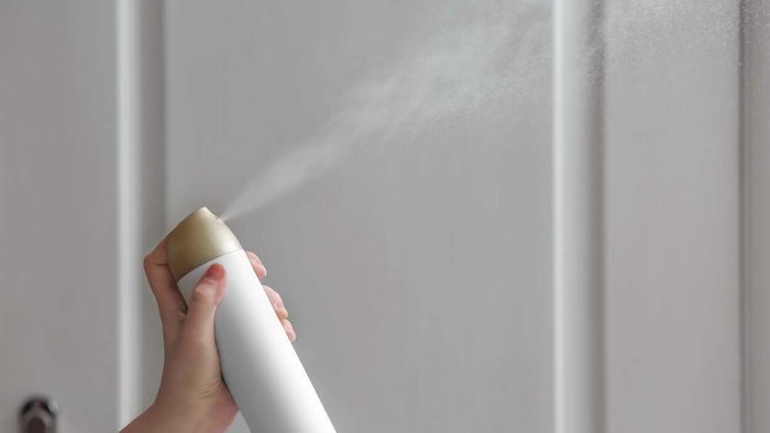 Air fresheners and disinfectant sprays are not the same, even though they both come in aerosol form and are sometimes marketed with similar claims, such as bacteria-killing properties.