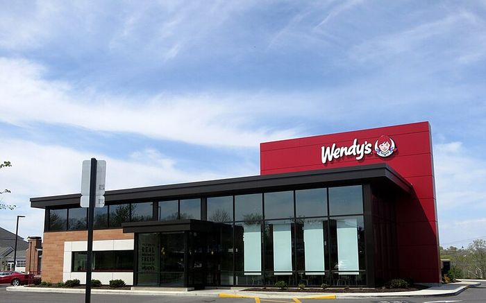 File: Wendy's flagship restaurant (Dublin, Ohio).jpg