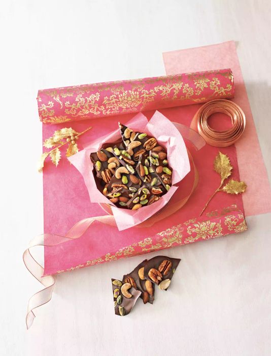 DIY Christmas gifts, homemade holiday present ideas - Homemade Chocolate Nut Bark