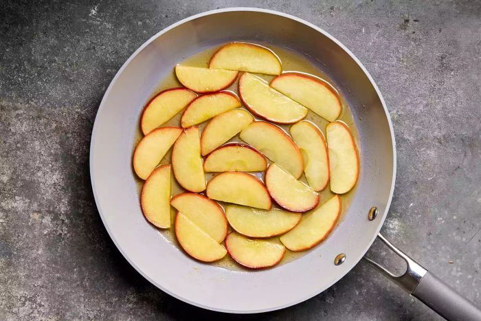 Baked Brie Bourbon Apples