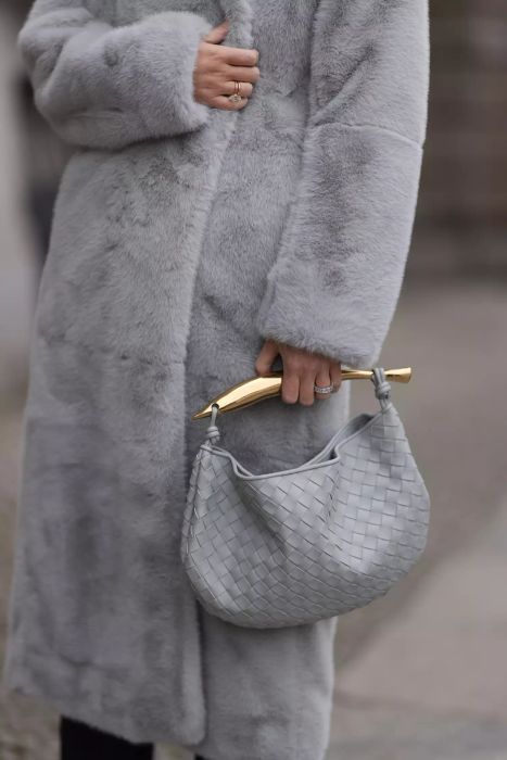 fall-handbag-trends-hobo-bag