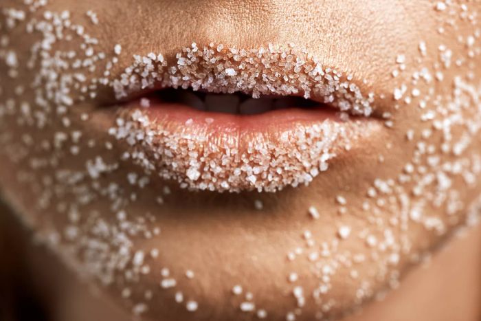 diy-lip-scrub: woman with sugar crystals around her mouth